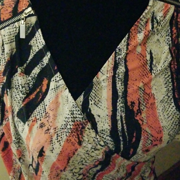 Multi color blouse - Picture 3 of 4